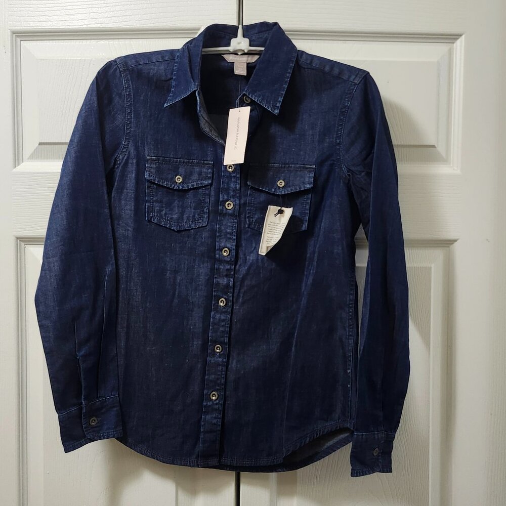 NWT Banana Republic buttons down shirt
